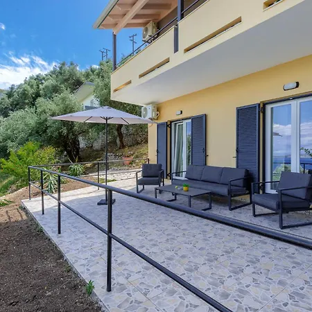 Kaminaki Seaview Apartman *